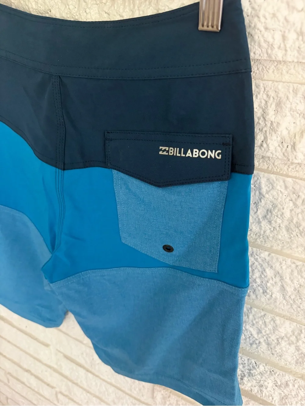 Billabong Boy’s Navy and Teal Colorblock Swim Board Shorts - 8/10